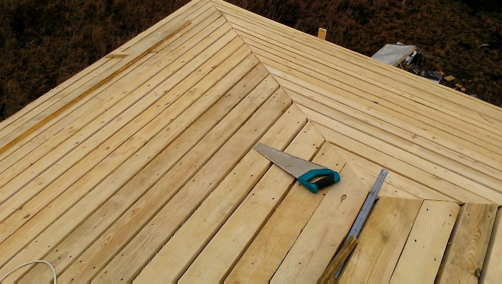 Как построить ломаную крышу своими руками